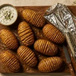 Pomme de terre au barbecue fondantes aux herbes, sauce fromage blanc-ciboulette